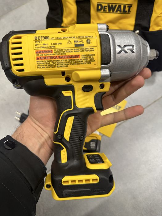 Потужний безщітковий гайковерт Dewalt DCF900 20v 1/2. 1900Нм. USA