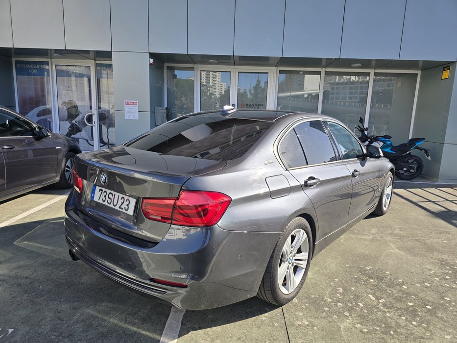 BMW 330e híbrido