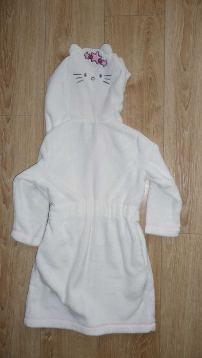 Szlafrok dziewczęcy Hello Kitty rozmiar 122. Marks & Spencer.