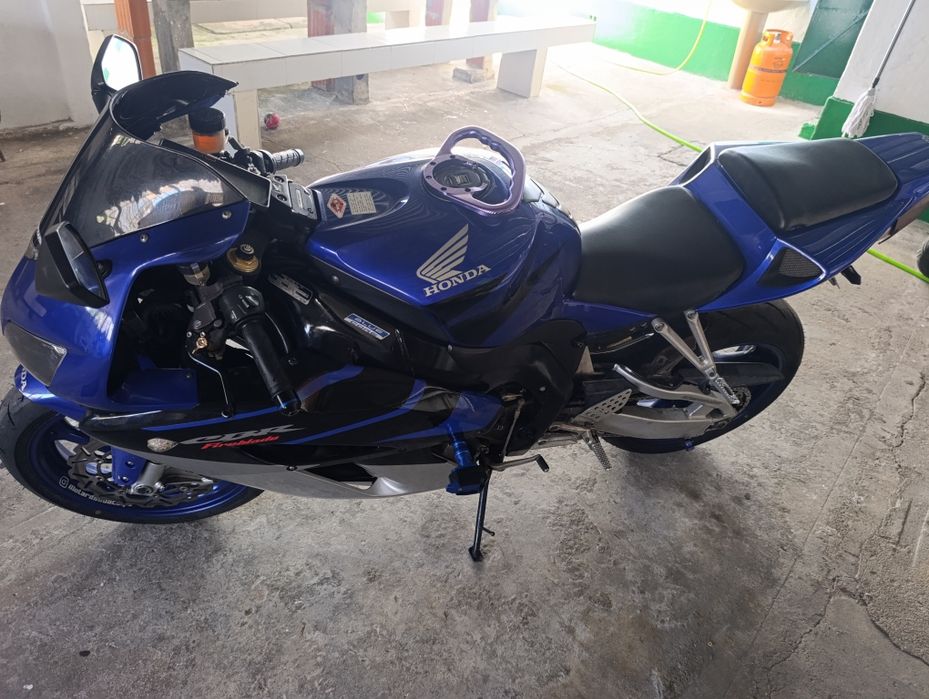 CBR 1000RR vários extras