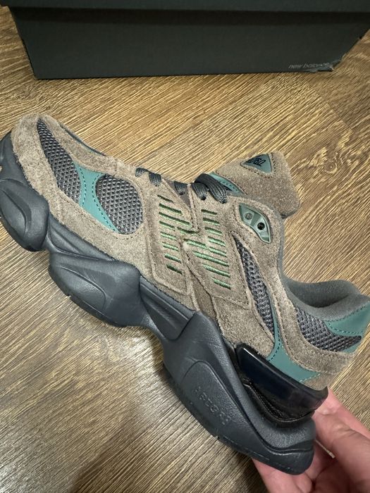 Кросівки New Balance 9060 Beef & Broccoli розмір 39