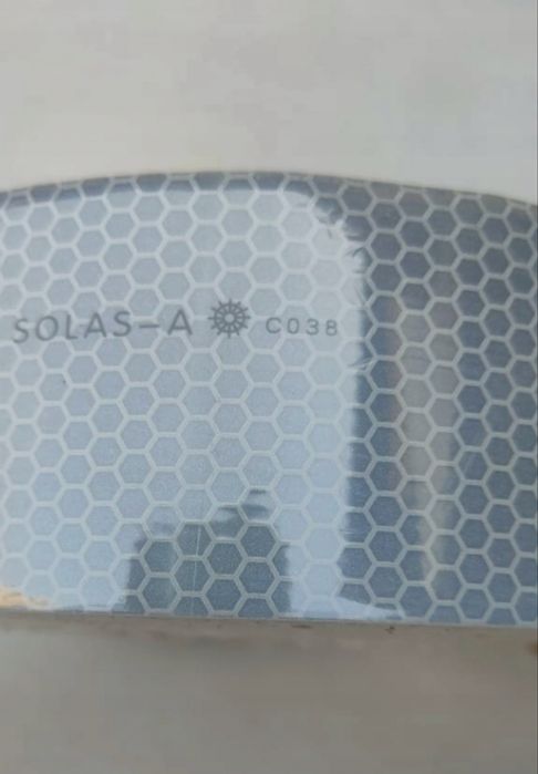 Taśma sygnalizacyjna odblaskowa SOLAS-A C038 45,7 m x 50 mm