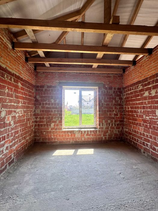 Сучасний будинок 150м² у Драгомирчанах простора ділянка, гараж, тераса