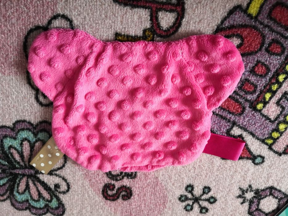 Zabawka sensoryczna dla niemowlaka, różowa, metki, dzwoneczek