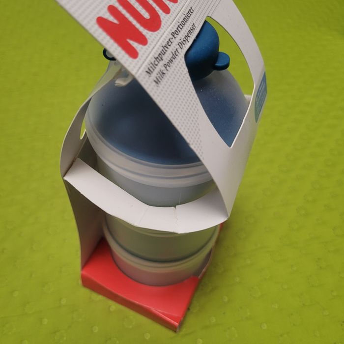 Nuk milk powder dispenser