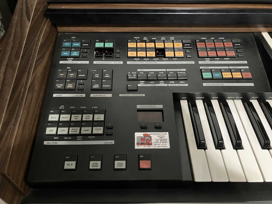 Orgão Elka, de sala, 2 teclados
