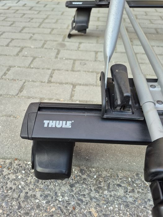 Belki dachowe Thule Evo z uchwytami na rowery