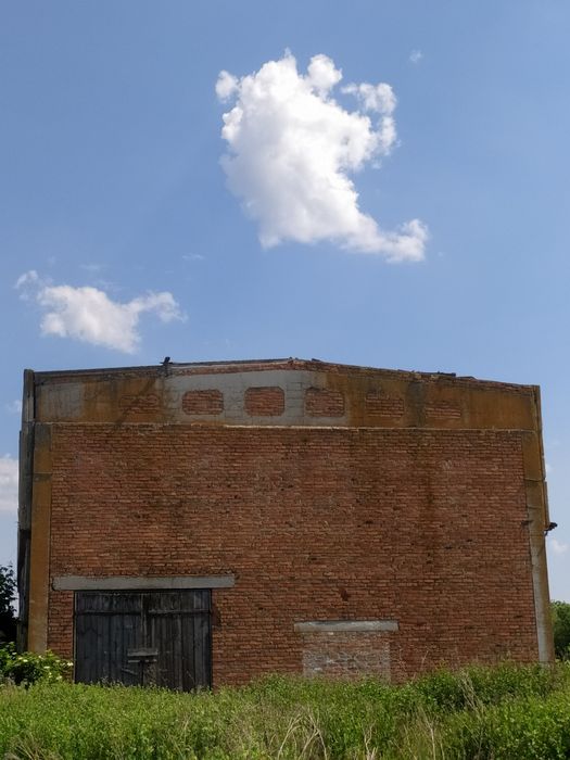 Продам складські приміщення