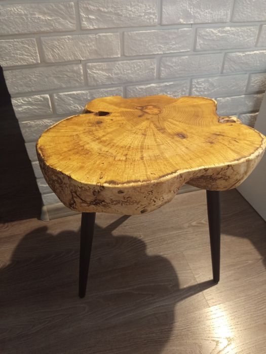 Stolik kawowy/nocny/pomocniczy z Plastra Drewna. Robinia Akacjowa.