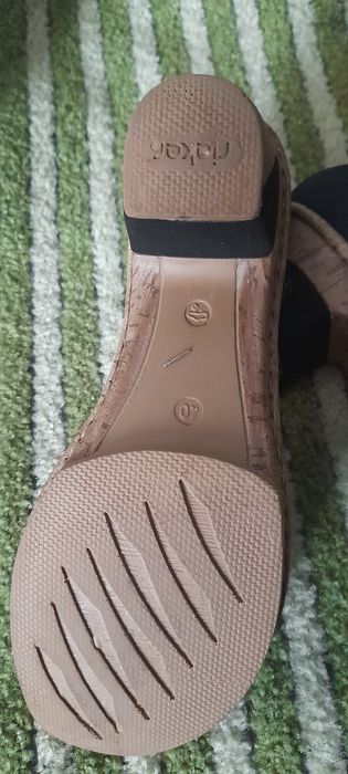 Жіночі босоніжки