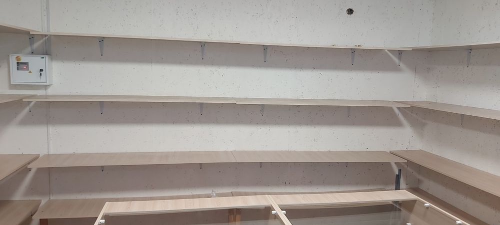 Торгове обладнання. Полки для товару. Б/у дсп.