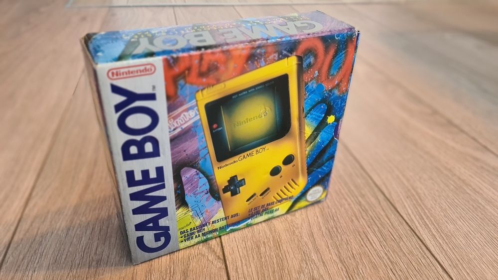 Nintendo Game Boy Play It Loud! Yellow + Tetris box ,Polska dystrybucja
