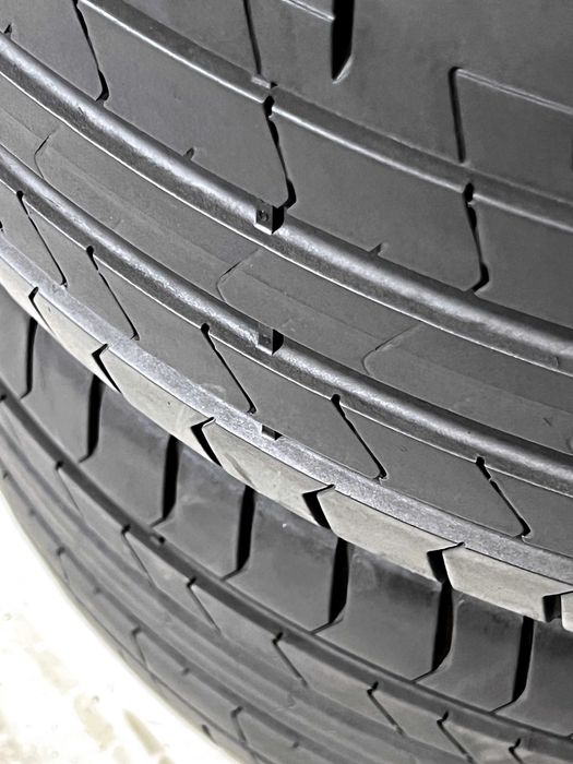 Pneus Pirelli Pzero PZ4 Elect (EV) - 235/35/20 - Como NOVOS