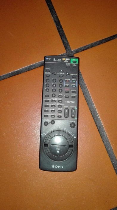 Vídeo Cassette Recorder, com comando, marca Sony, Modelo SLVE710