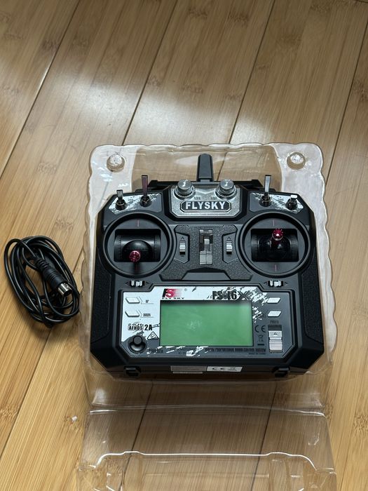 FlySky FS-i6X 10CH + Kabel USB