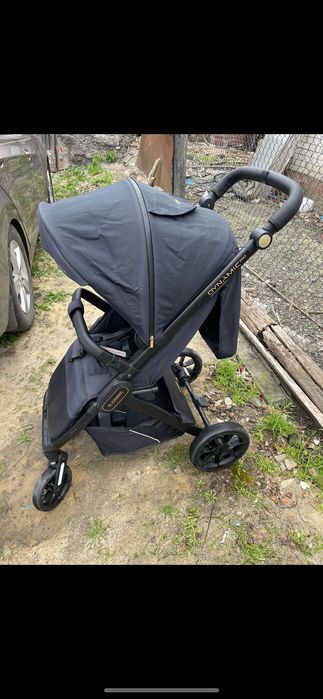 Дитяча прогулянкова коляска