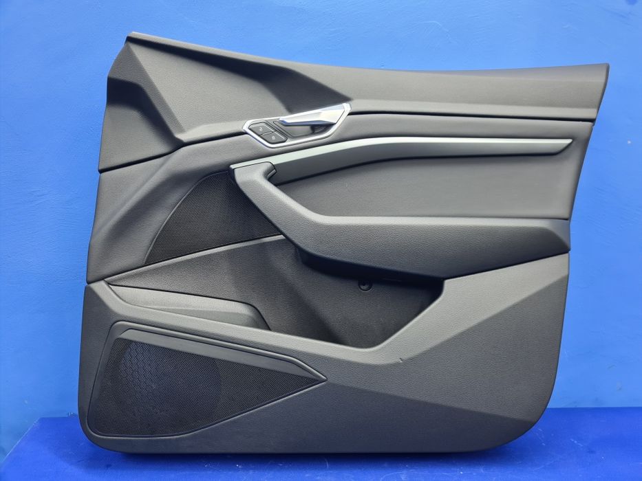 BOCZEK tapicerka drzwi prawy przód skóra AUDI E-TRON Q8 50 55 oryginał