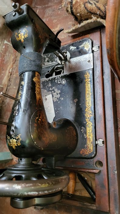 Швейна машинка Singer