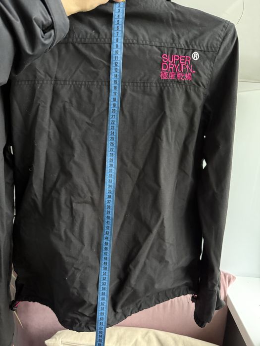 Продам жіночу вітровку Superdry Technical Pop Zip з капюшоном