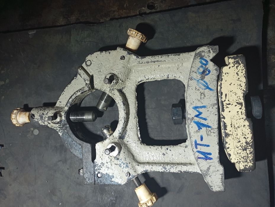 Люнет не подвижний  ит-1м