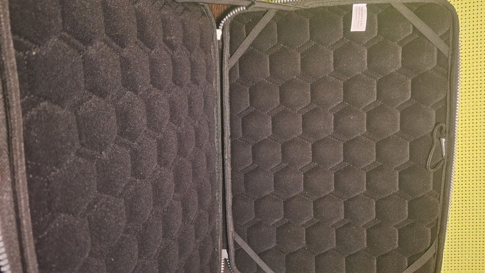 Etui na laptop Hama.