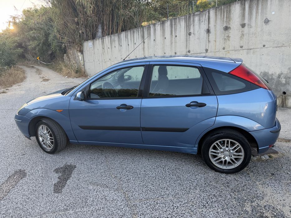 Ford focus 1.4 zetec se gasolina 2002 em bom estado negociavel