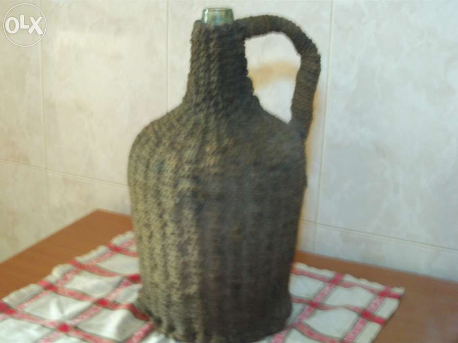 Garrafão encordado