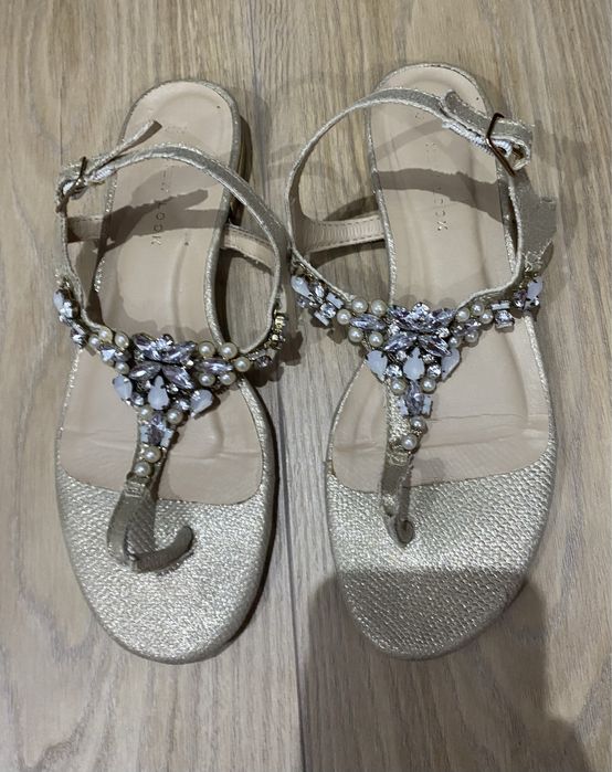 Buty z pięknymi kryształami -Rozniar 36