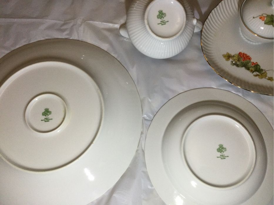 Продам столовый сервиз на 12 ПЕРСОН. ГДР