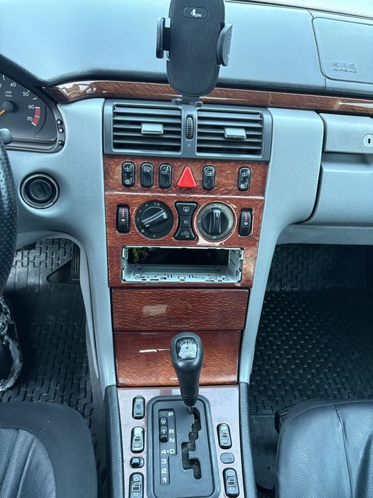 Продам Mercedes w210