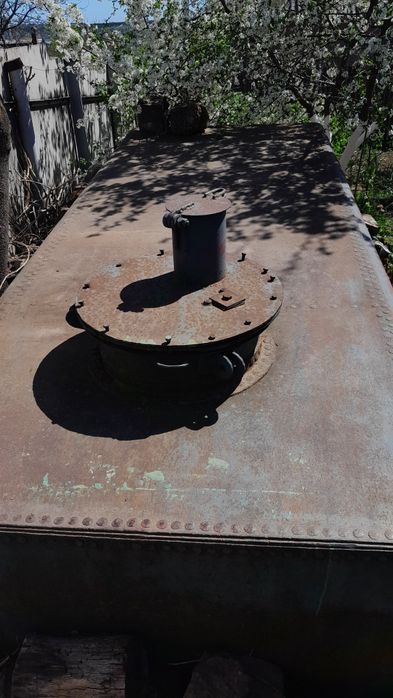 Металлический бак клепаный для воды или топлива