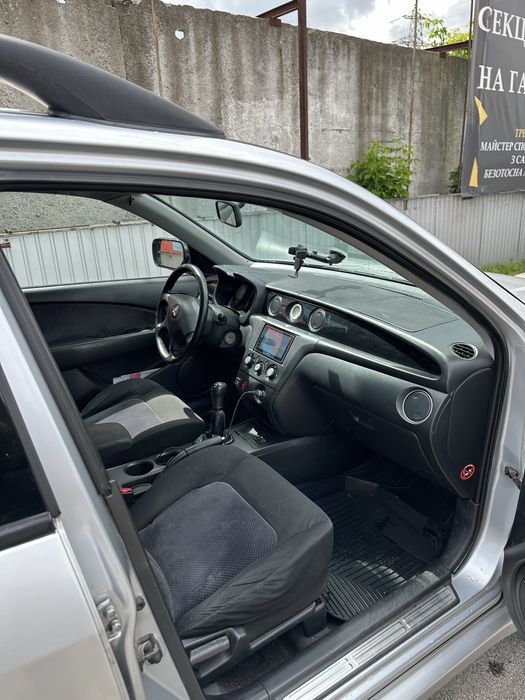 Mitsubishi OUTLANDER 2002