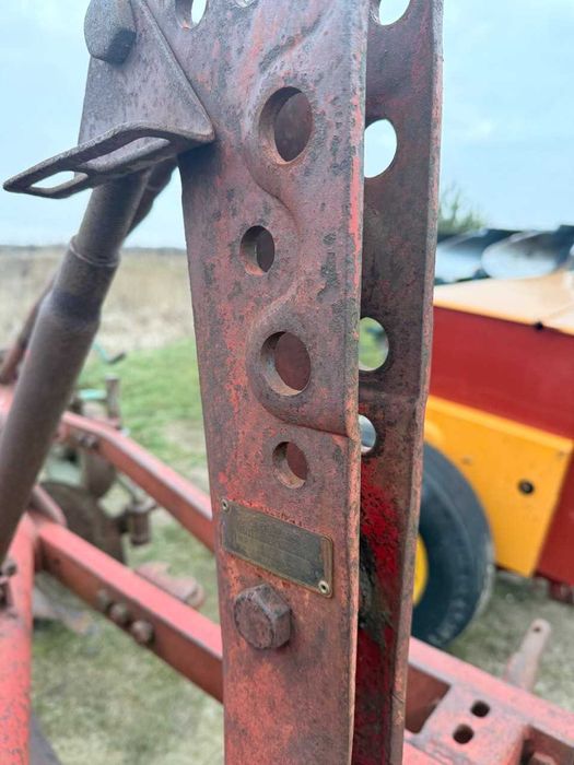 Квернеланд 3-х корпусний Kverneland плуг