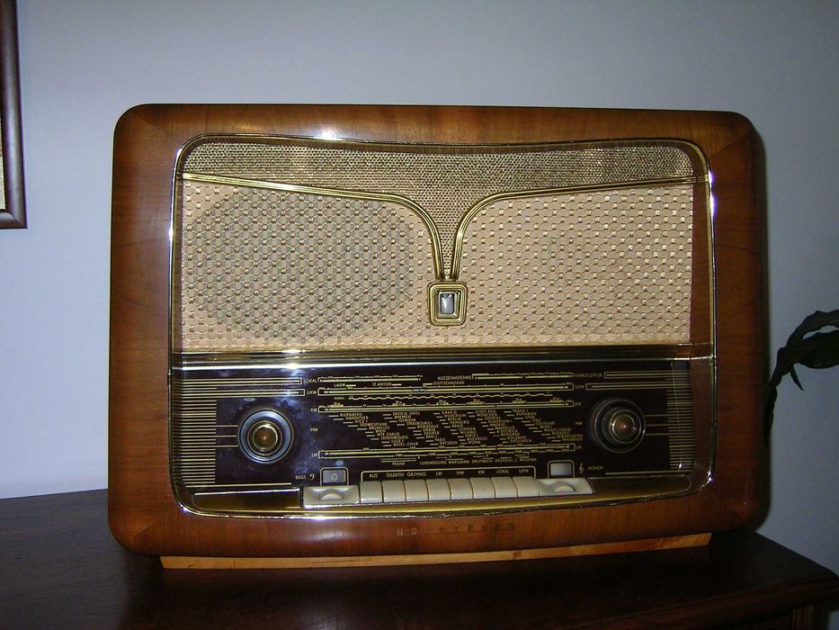 Rádio antigo a funcionar