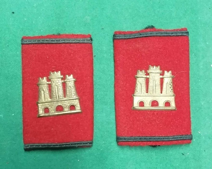 Raríssimas insígnias da MOCIDADE PORTUGUESA.