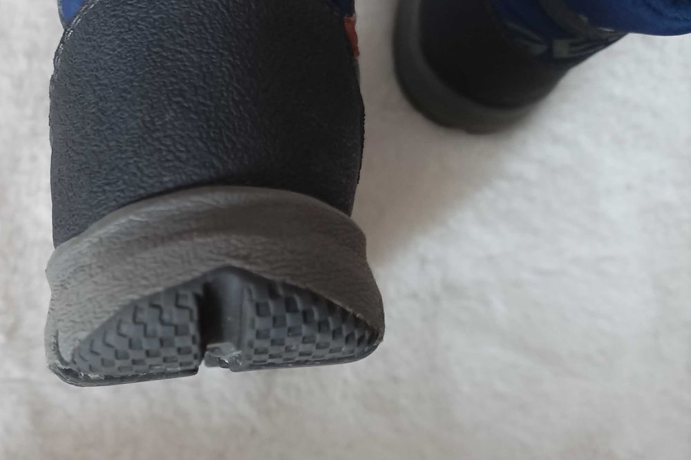 (última promoção) Botas GEOX cinzento azul, 28 muito pouco uso