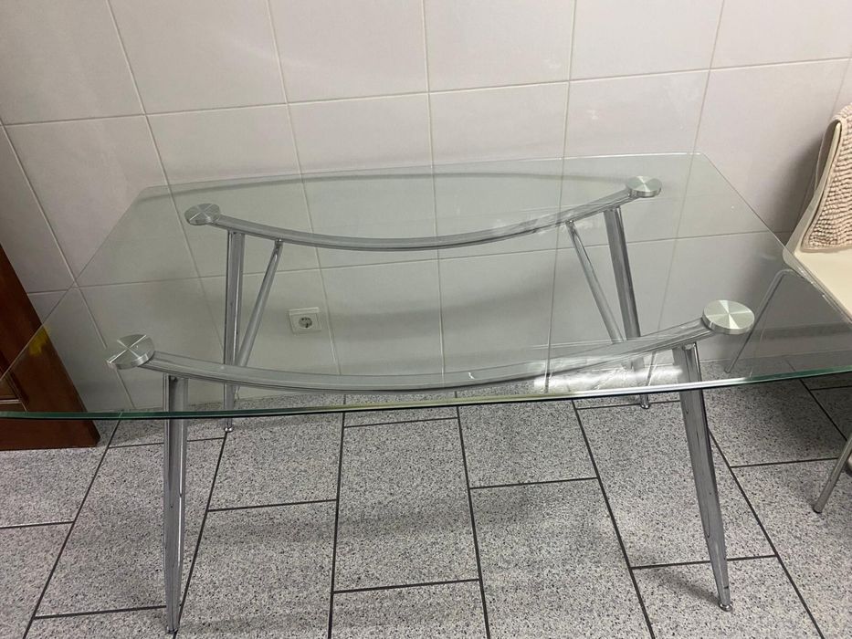 Mesa de cozinha de vidro