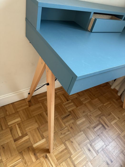 Minko biurko niebieskie dla dziecka ikea z nadstawką