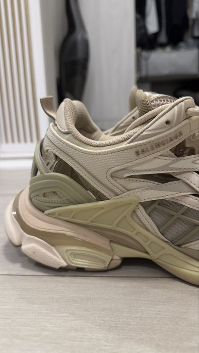 Кроссовки Balenciaga Track 2 Beige