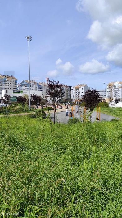 Terreno Urbano | 225 m2 de construção| Oportunidade Única em Zona de E