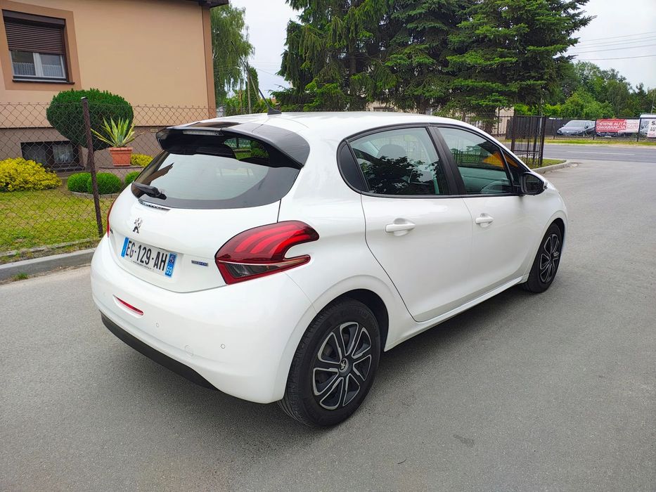 Peugeot 208 Super stan
