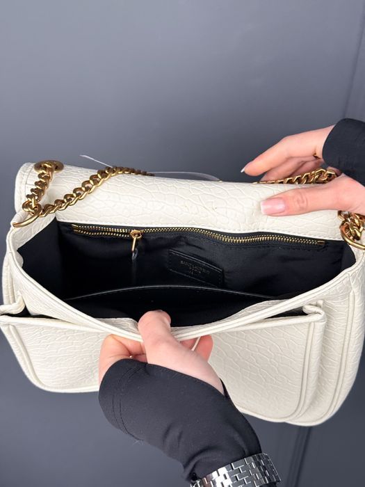 Сумка Saint Laurent Niki in Grained Lambskin Milk / Gold