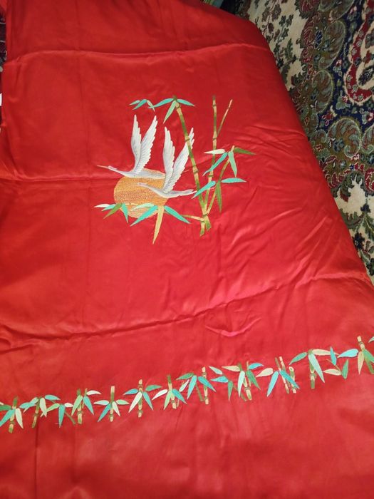 Атласное покрывало