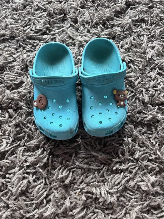 Віддам дитячі крокси