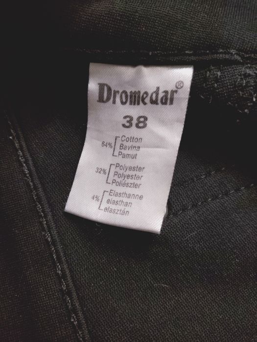 Czarne rurki materiałowe
