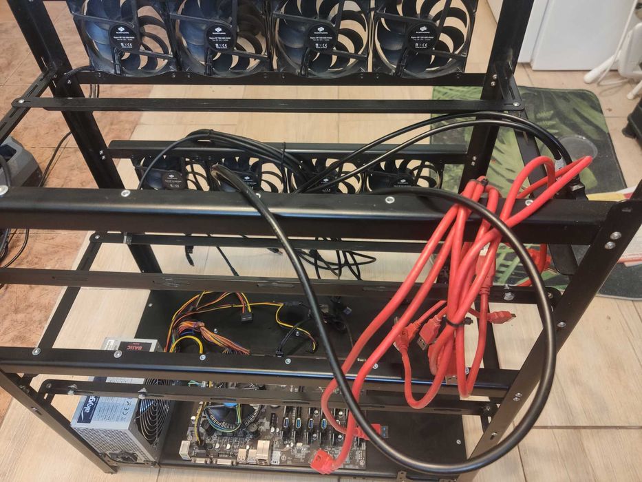 Serwer obliczeniowy / koparka krypto / stelaż