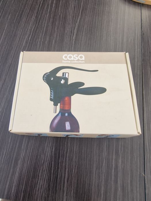 Saca rolhas novo em caixa.