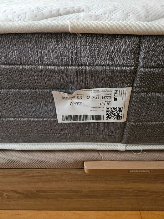 Sommier com arrumação + colchão Pikolin 1.40x1.90,em ótimo estado