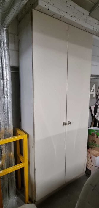 szafa z płyty. Matowa. W dobrym stanie