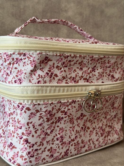 Вмістка косметичка-органайзер  з квітковим дизайном
